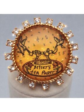 Rare Betsey Johnson "Tea Party" Lucite Bubble Ring Gold-Tone Size 7